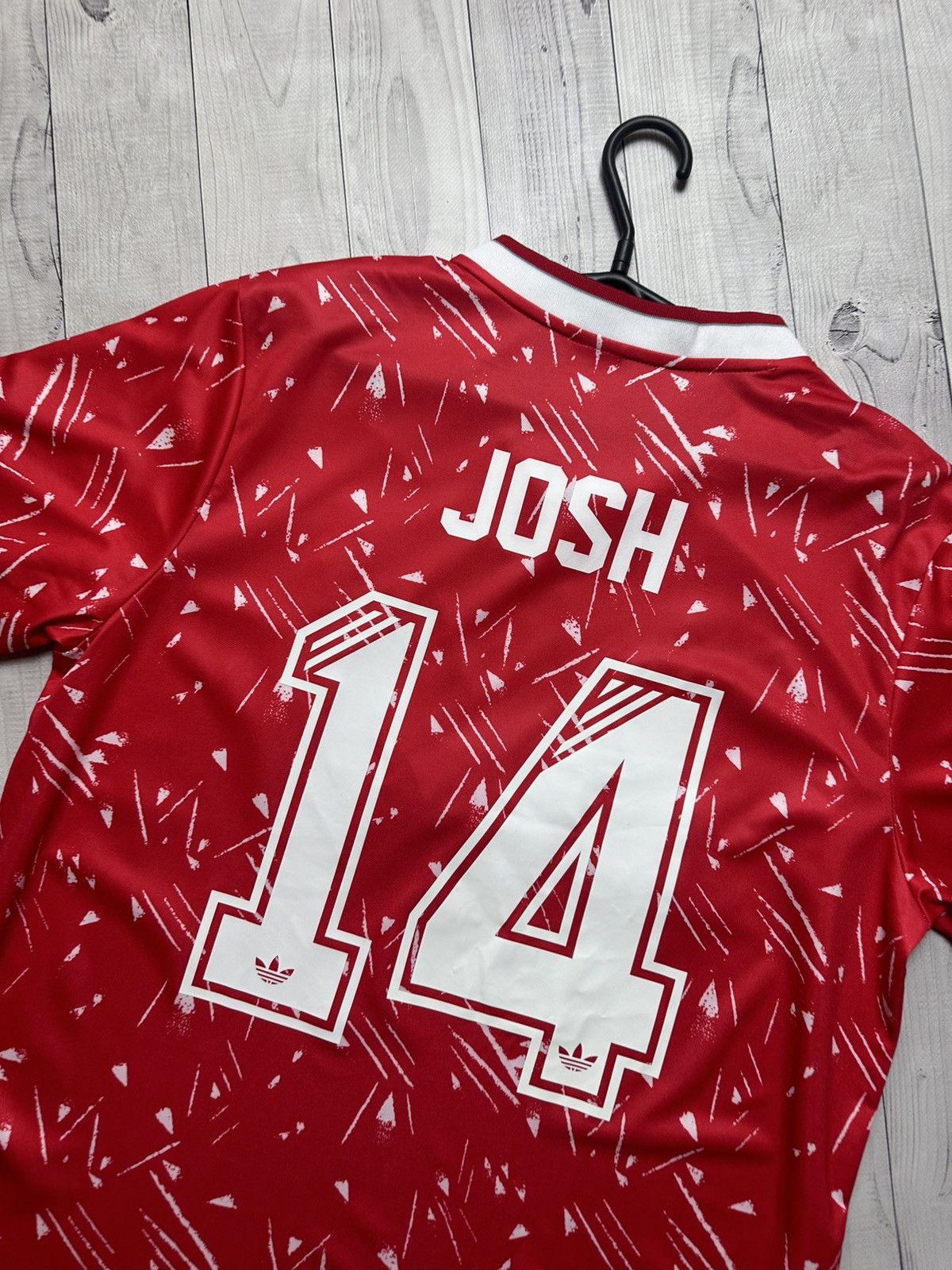 Vintage Vintage Liverpool soccer jersey size XL red Size US XL / EU 56 / 4 - 7 Thumbnail