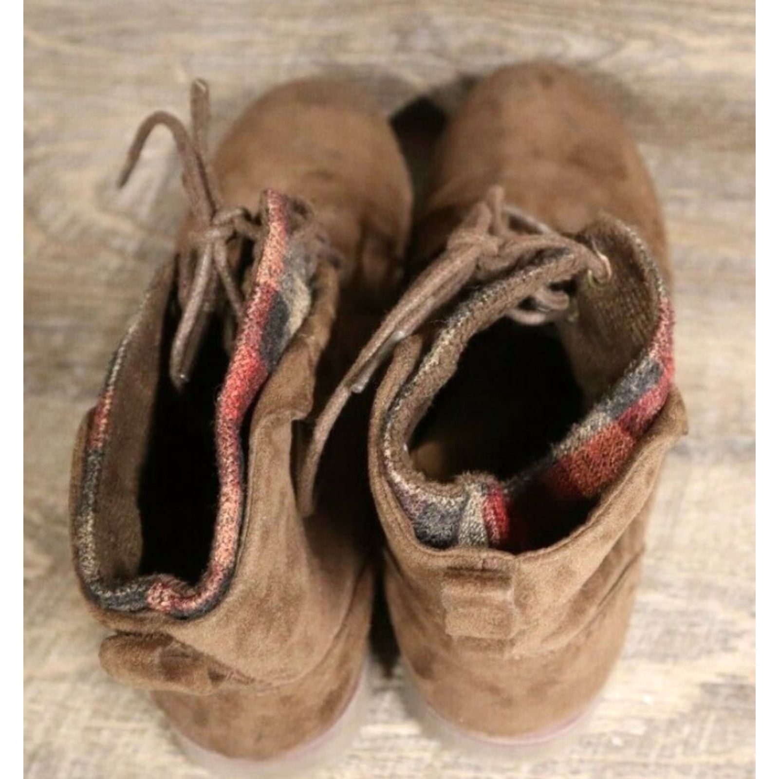 Vintage ROCK & CANDY Boots Women Combat Shoes Fold Down Lace 8.5 Brown Fall Winter Low Top Round Toe Vintage No 90s Theme Travel Mens Womens Girls Boys Size US 7 / IT 37 - 6 Thumbnail