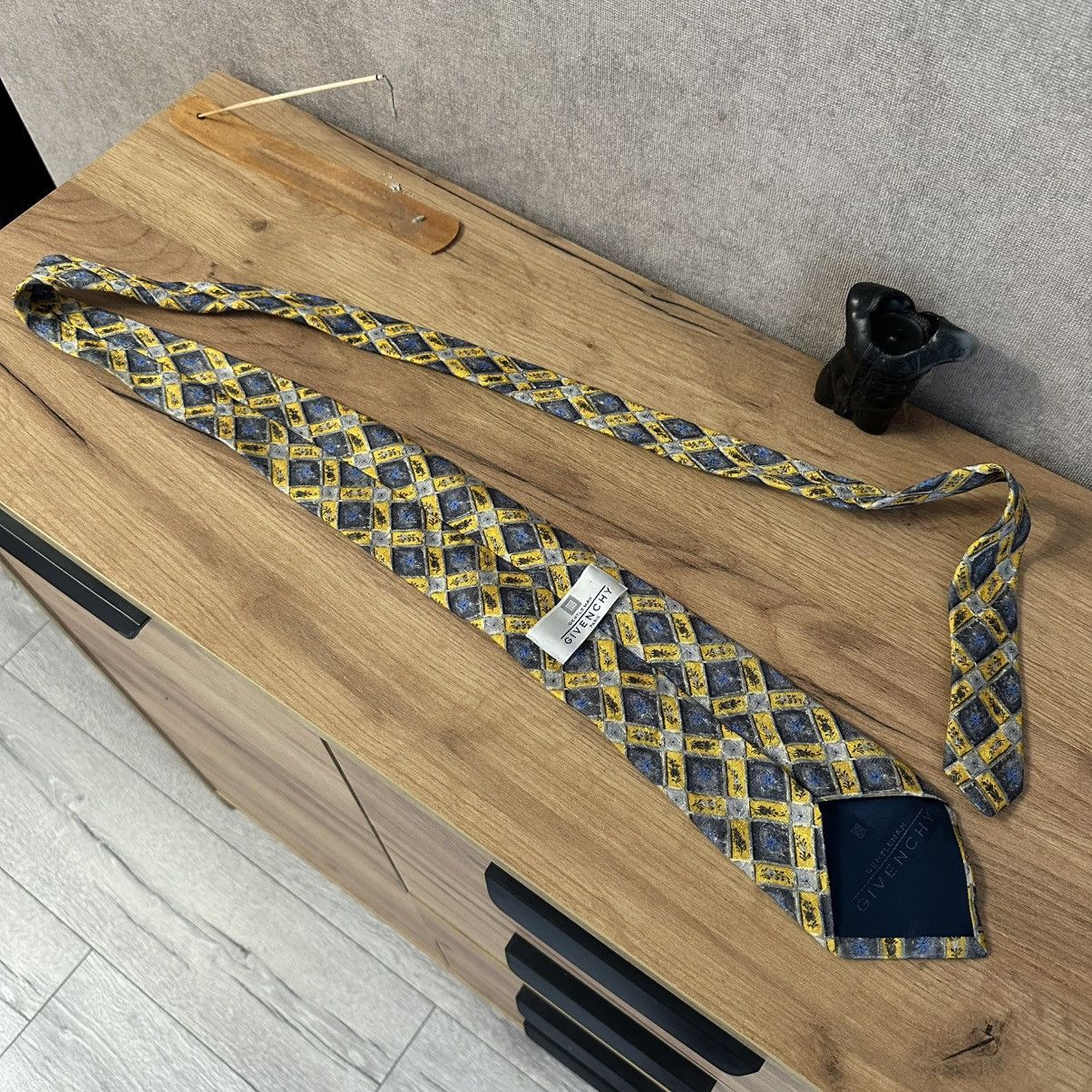 Givenchy Luxury Givenchy Paris Tie Silk Old Money Made In Italy Size ONE SIZE - 1 Thumbnail