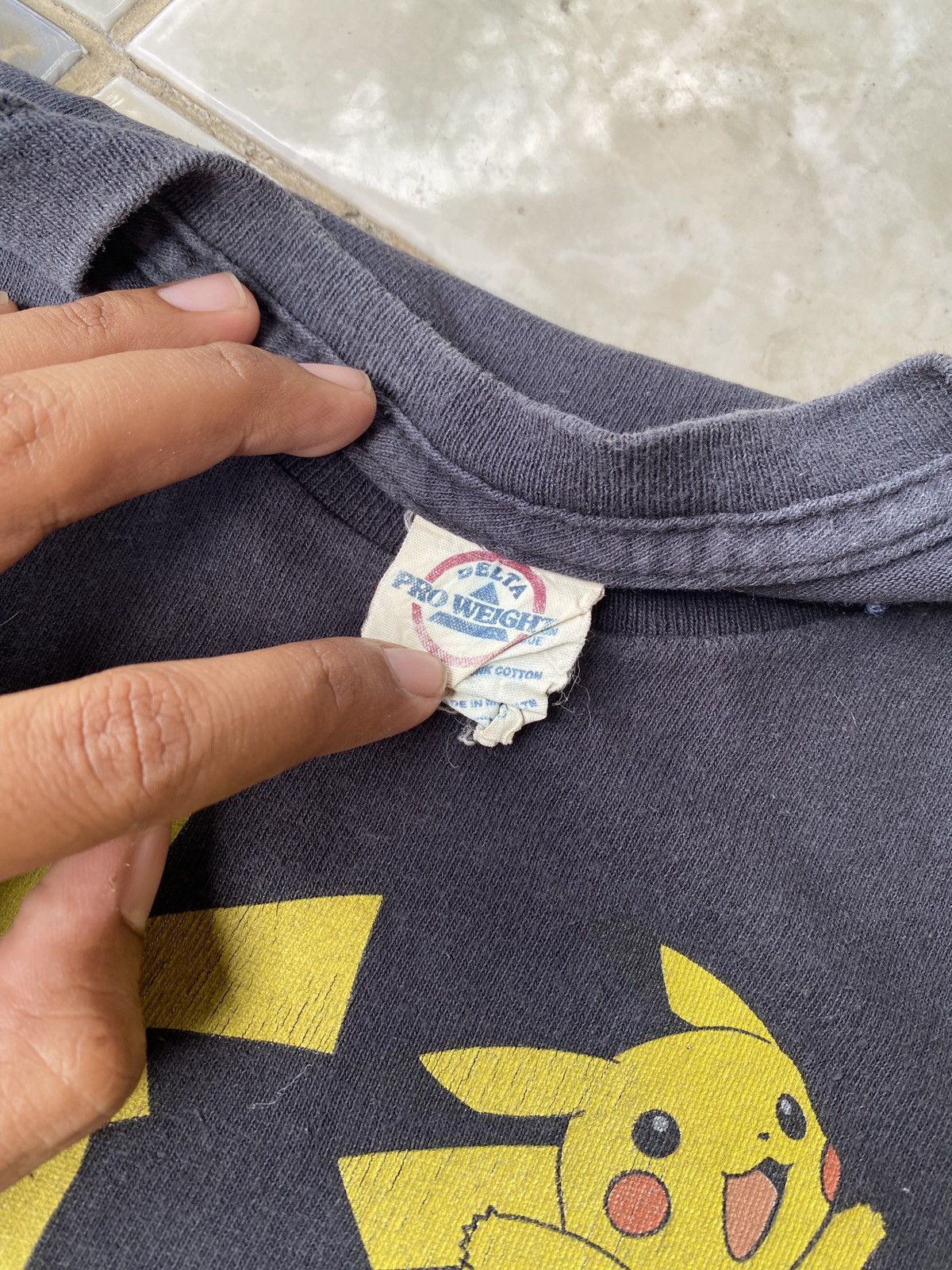 Pokemon Vintage 00’s Pikachu ProDelta Weight adult Tshirt Size US L / EU 52-54 / 3 - 3 Thumbnail