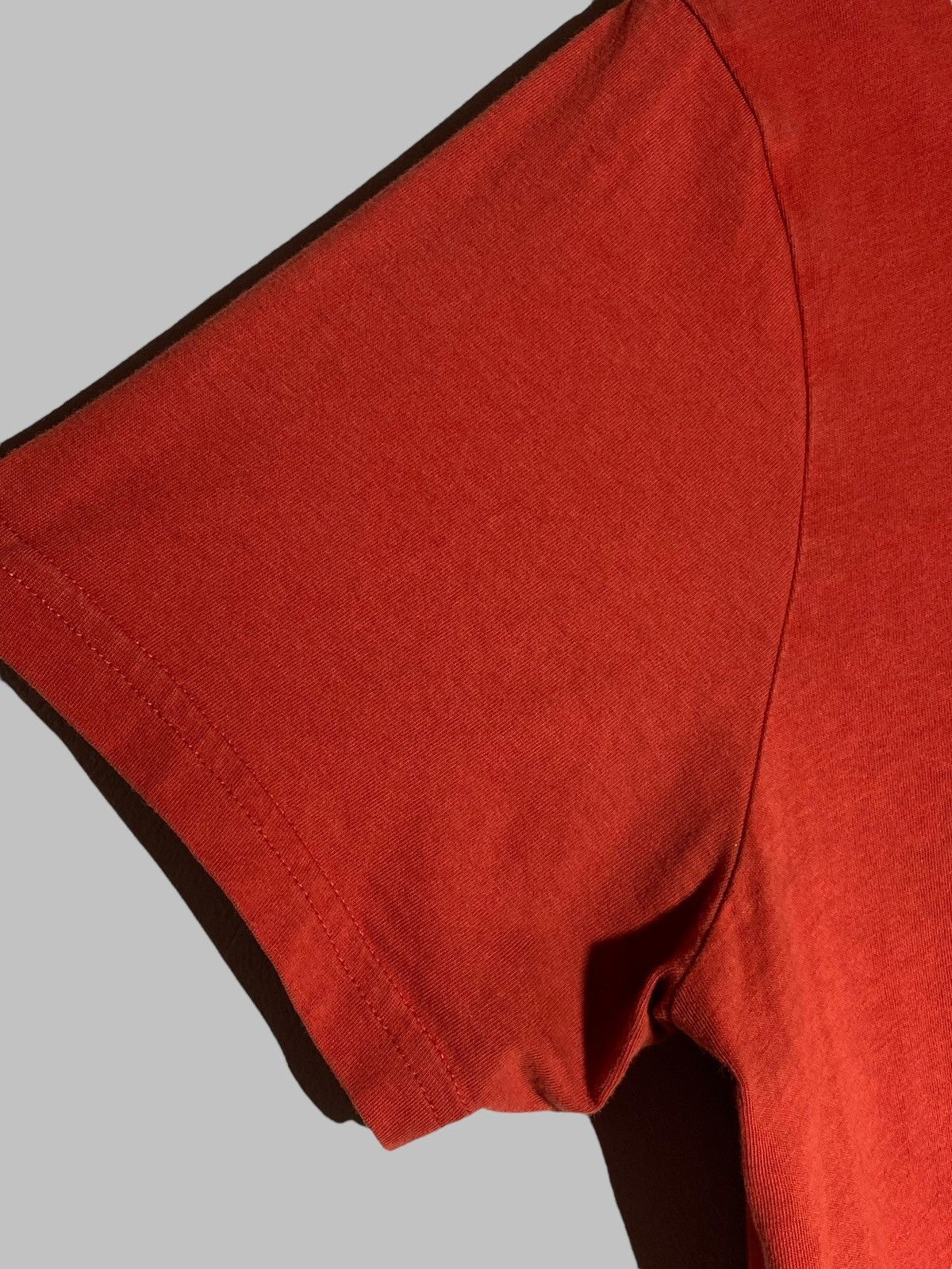 Arc'teryx 🔥 ARC’TERYX RED TEE MINIMAL LOGO TECH GORPCORE STAPLE Size US M / EU 48-50 / 2 - 6 Thumbnail