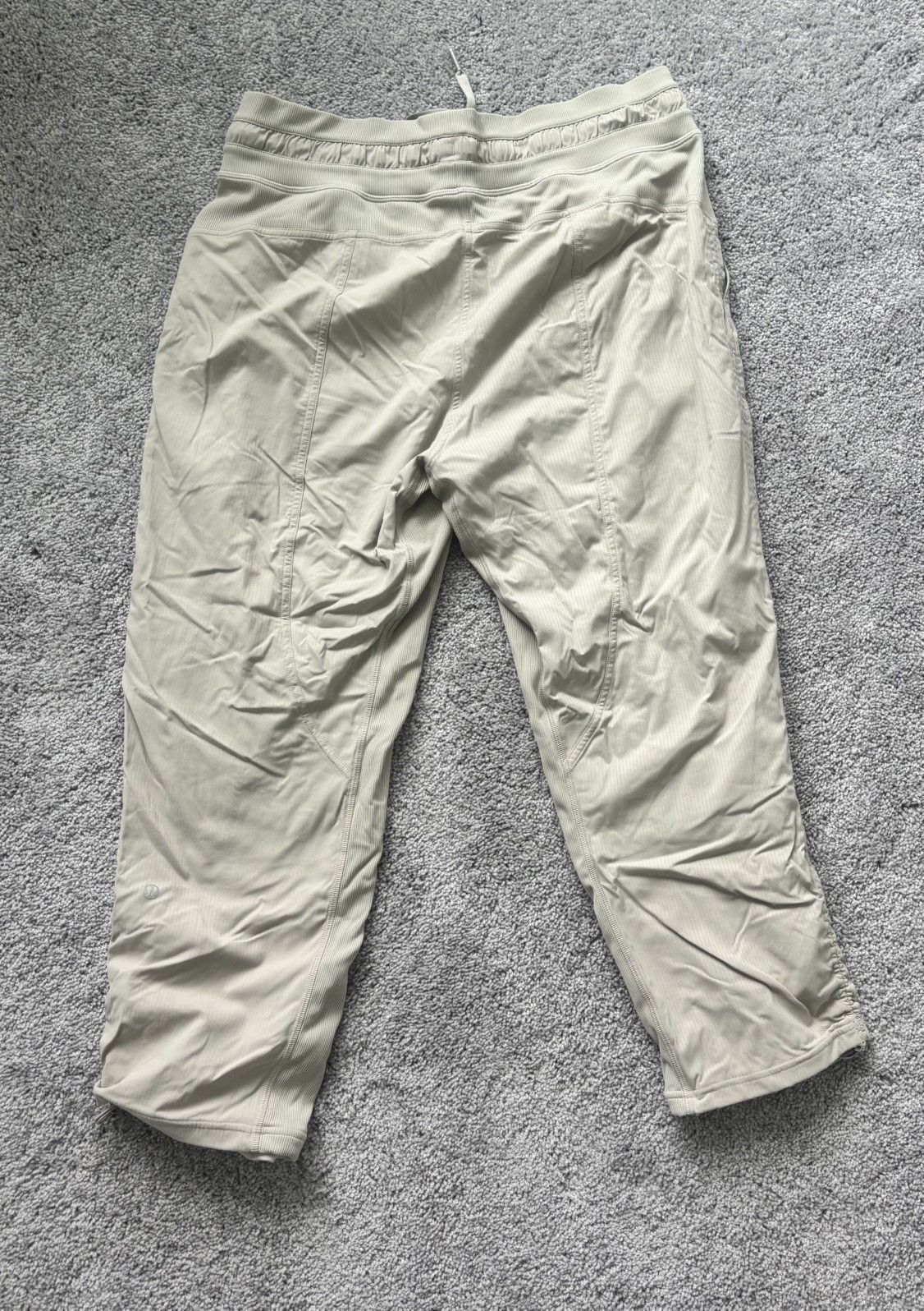 Lululemon Lululemon cream/tan crop pants Size 32" / US 10 / IT 46 - 2 Thumbnail