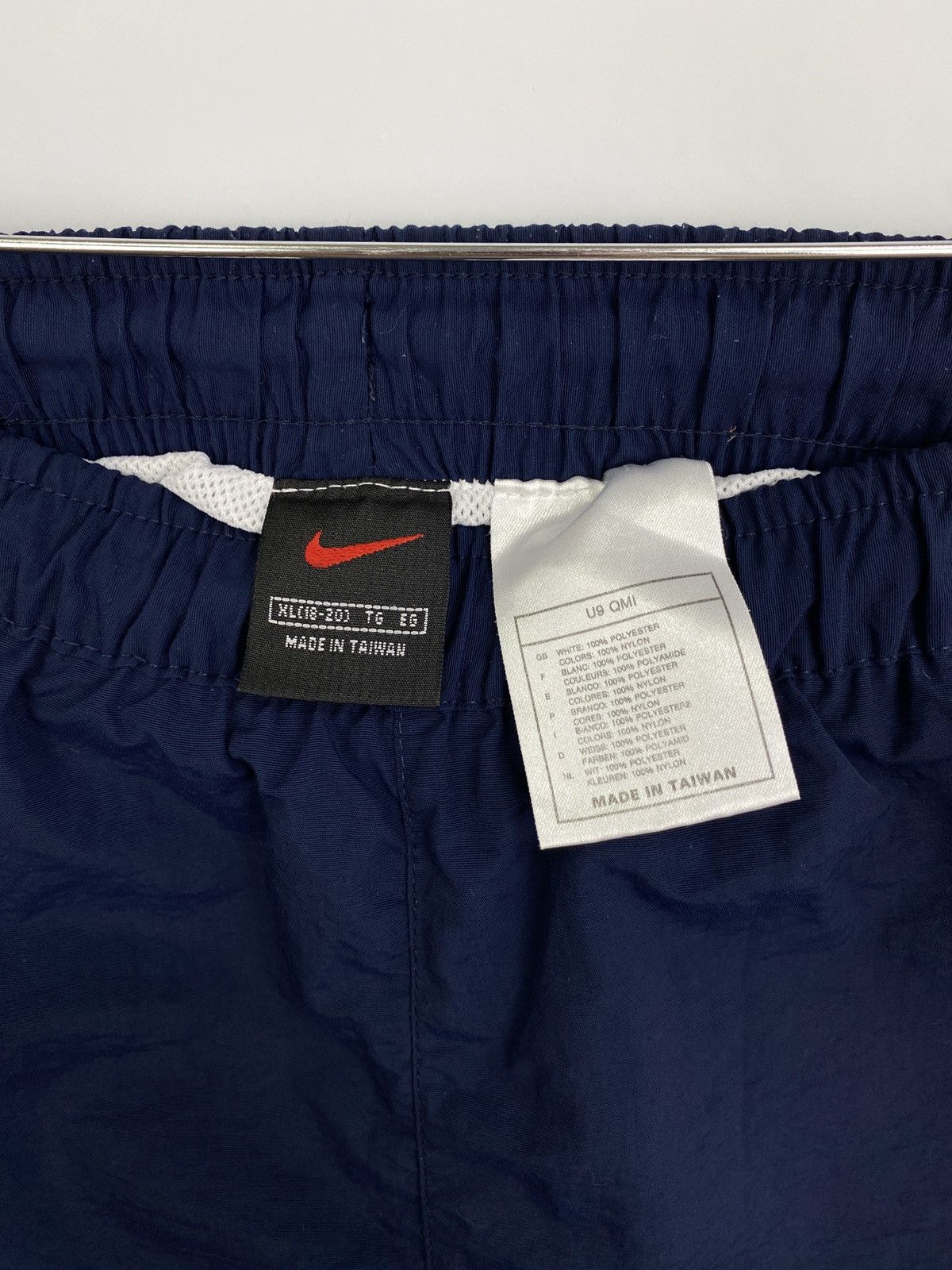 Nike 🇺🇸 Vintage 90s Nike Nylon Shorts Rare Retro Hype Y2K Size US 30 / EU 46 - 5 Thumbnail