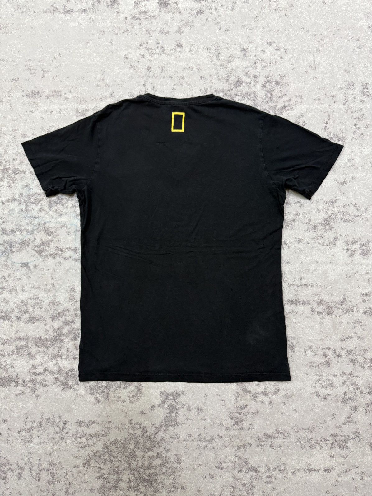 Uniqlo National Geographic X Uniqlo Vneck Tshirt Size US M / EU 48-50 / 2 - 10 Thumbnail