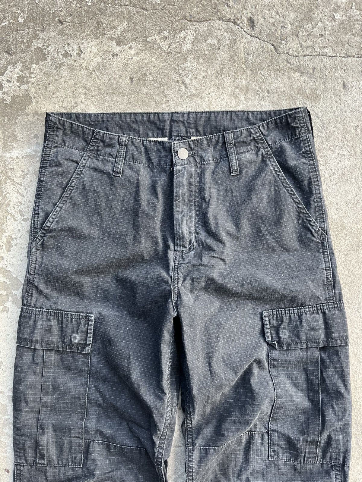 Carhartt × Carhartt Wip × Japanese Brand Vintage Bondage Carhartt Cargo Double Knee Faded Baggy Pants Size US 29 - 12 Thumbnail