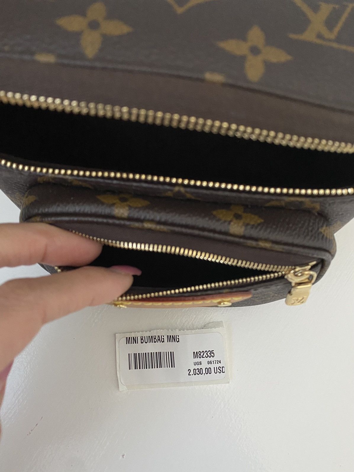 Louis Vuitton Authentic Louis Vuitton Mini Bumbag Monogram Size ONE SIZE - 13 Thumbnail