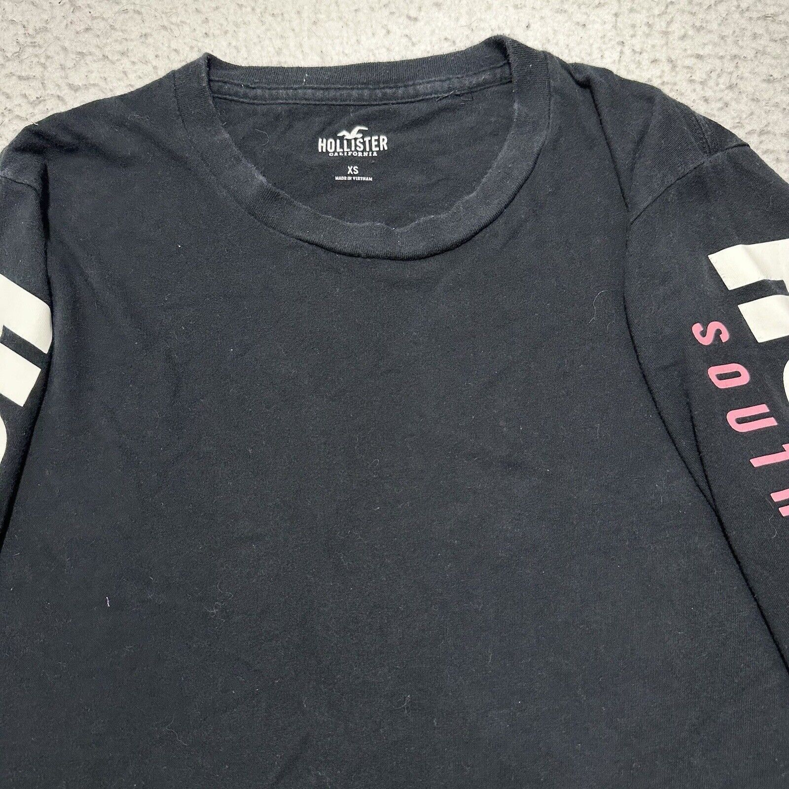 Hollister Hollister XS Long Sleeve Crewneck Graphic T Shirt Black Tee Size XS / US 0-2 / IT 36-38 - 2 Thumbnail