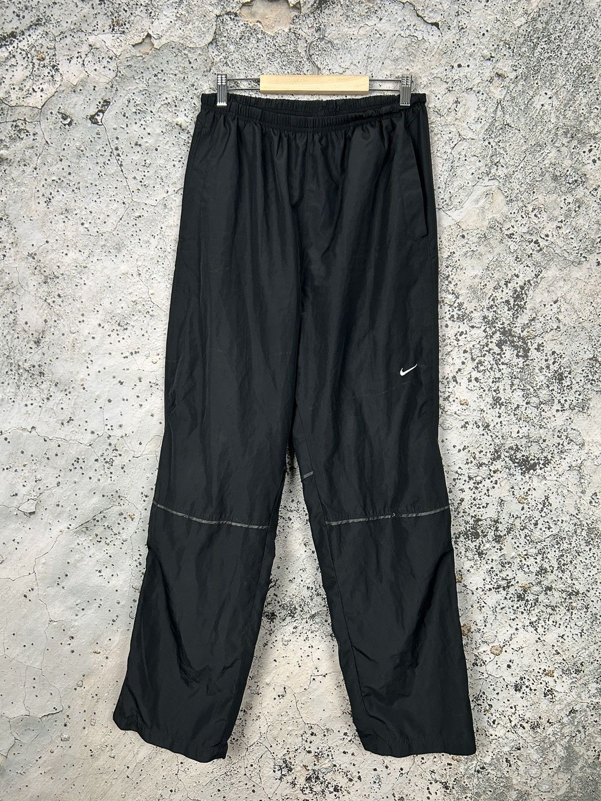 Nike × Vintage Vintage Nike Y2K Gorpcore Sweatpants Swoosh Drill Hype Size US 34 / EU 50 - 1 Thumbnail