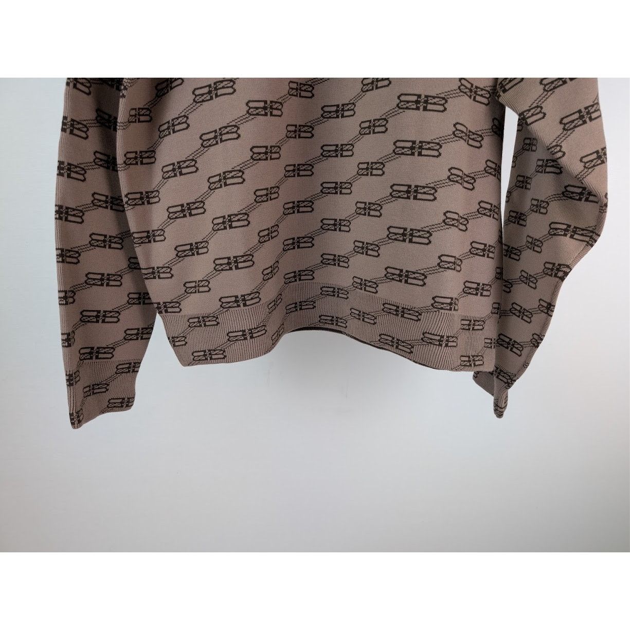 Balenciaga o1rshd1 Monogram Crewneck Sweater in Beige/Brown Size US XL / EU 56 / 4 - 4 Thumbnail