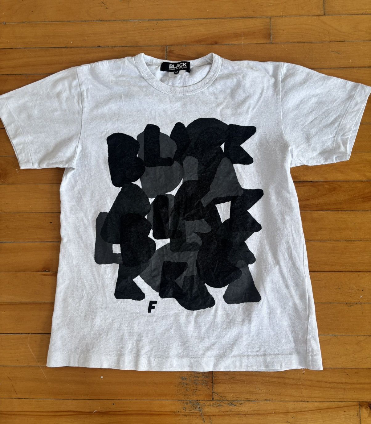 Comme des Garcons Black Black Comme des Garçons Typography Print T-Shirt Mens Size M Size M / US 6-8 / IT 42-44 - 1 Thumbnail