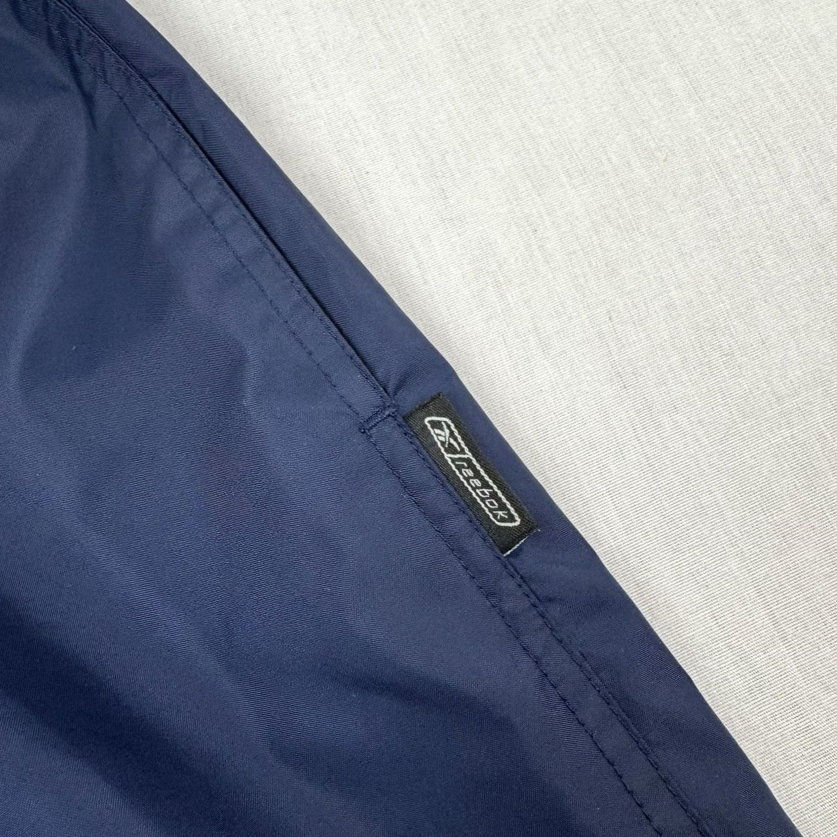 Reebok VINTAGE Reebok Track Pants Mens L Drawstring Athletic USA 90s Y2K Blue Nylon Baggy Short Description Size US 33 - 6 Thumbnail