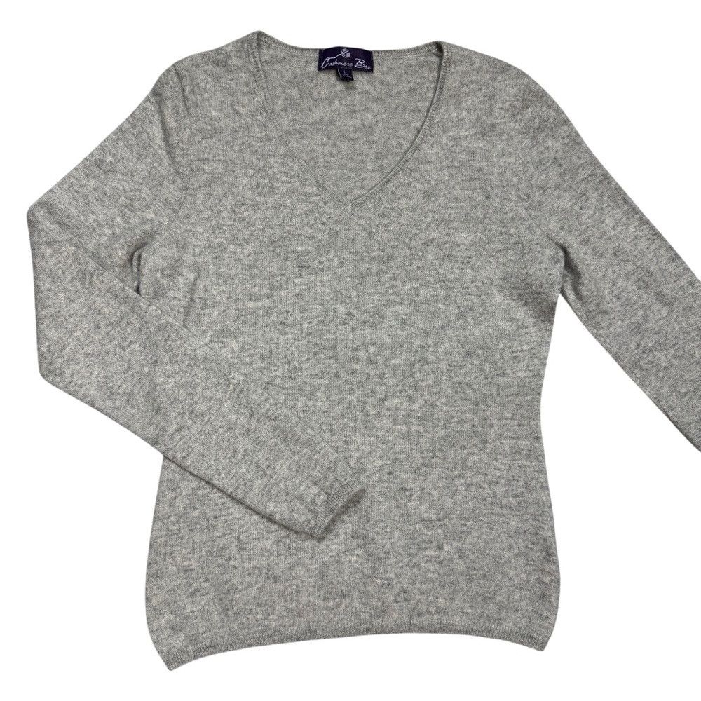 Other Cashmere Box 100% Cashmere Light Grey V-Neck Sweater Size L Size L / US 10 / IT 46 - 5 Thumbnail