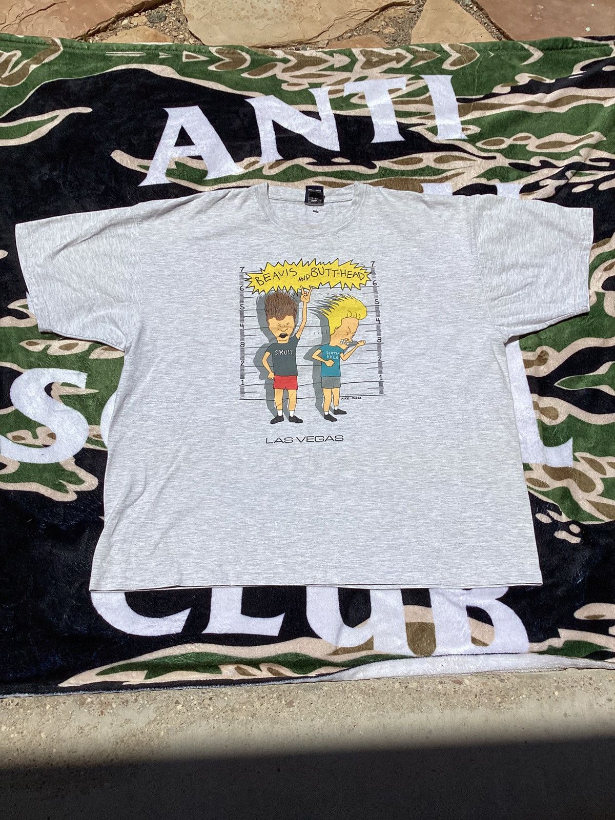 Vintage Vintage 2004 Beavis & Butthead Las Vegas MTV networks Tshirt Size US XXL / EU 58 / 5 - 1 Thumbnail