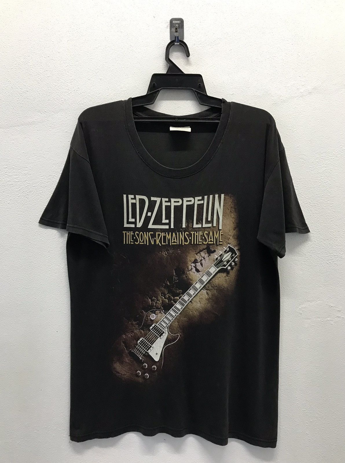 Band Tees × Led Zeppelin × Vintage Vintage Band Led-Zeppelin The Song Remains The Same Shirt Size US XL / EU 56 / 4 - 1 Thumbnail