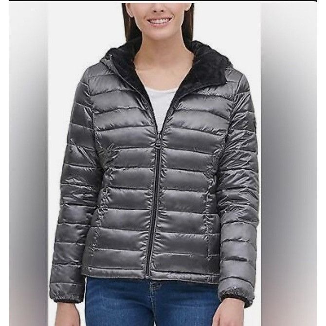 Andrew Marc Andrew Marc Womens Reversible Gray Quilt/Black Faux Fur Coat Size S / US 4 / IT 40 - 1 Thumbnail