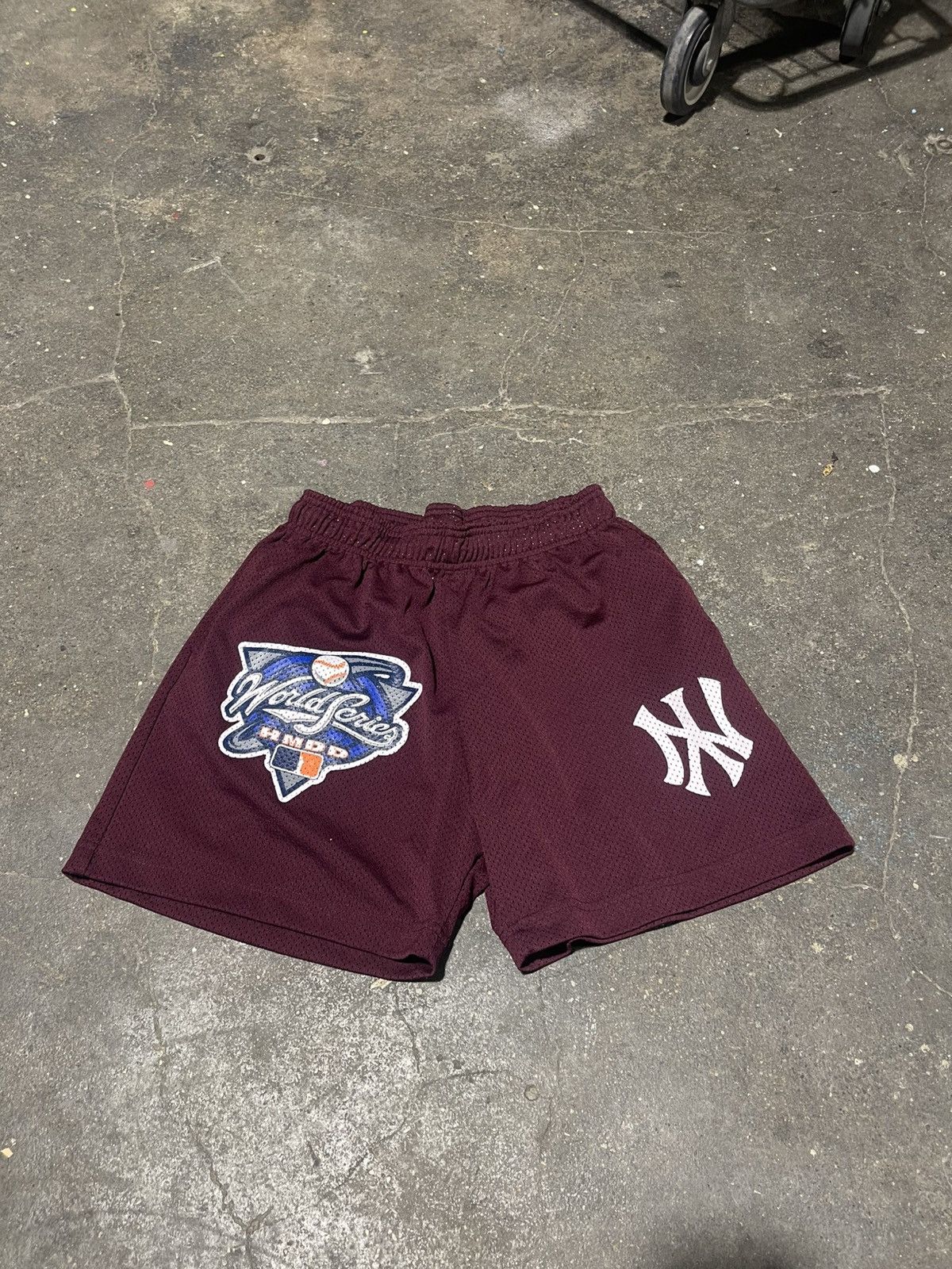 HMDD HMDD World Series New York Yankees Maroon Shorts Size US 32 / EU 48 - 1 Thumbnail