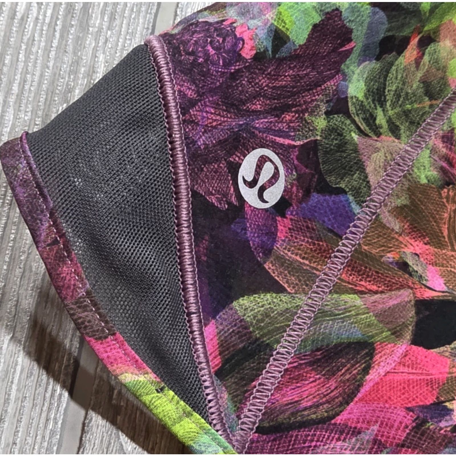 Lululemon Lululemon Hotty Hot Vivid Floral Shorts Size 4 Multicolor 3” Inseam High Rise Women's Athletic Running & Jogging Short Size 27" / US 4 / IT 40 - 3 Thumbnail