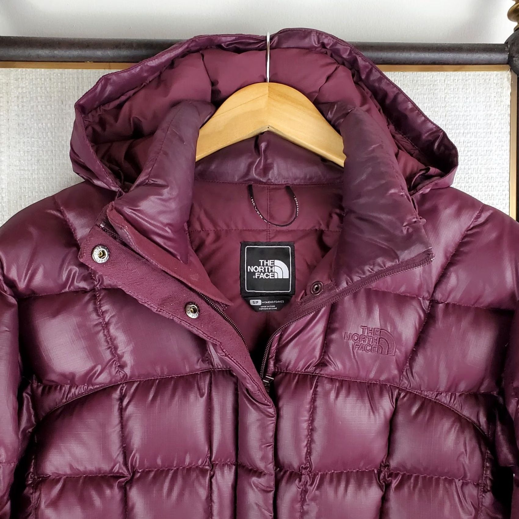 The North Face VINTAGE The North Face Jacket Womens S Purple VTG Size Goose Down Hooded Coat Size S / US 4 / IT 40 - 4 Thumbnail