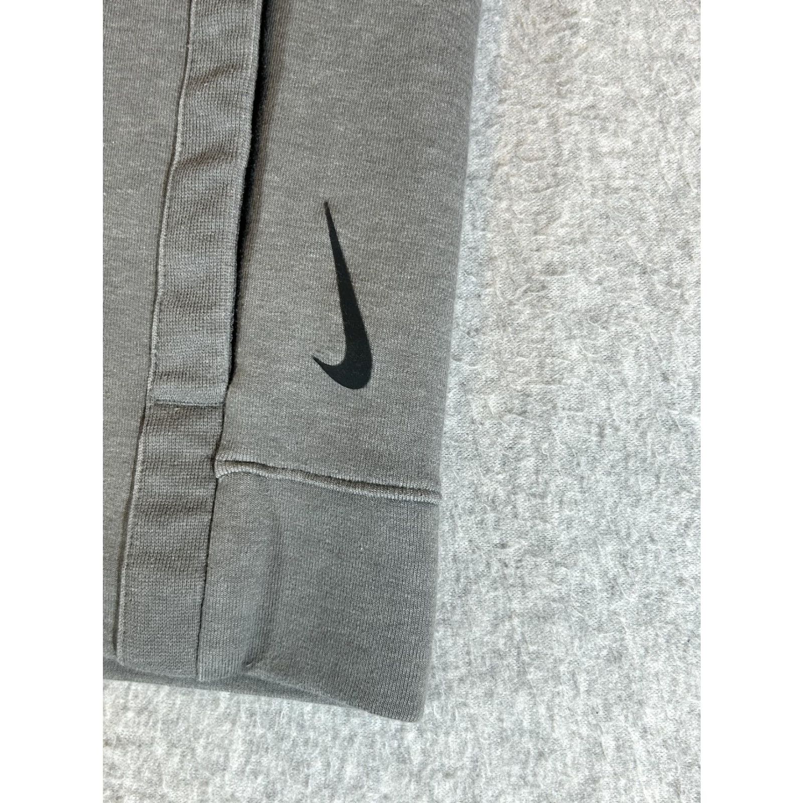 Nike Nike Hoodie Shirt Mens Small Gray Dri-FIT Full Zip Yoga Sweatshirt Lightweight Athletic Size US S / EU 44-46 / 1 - 3 Thumbnail