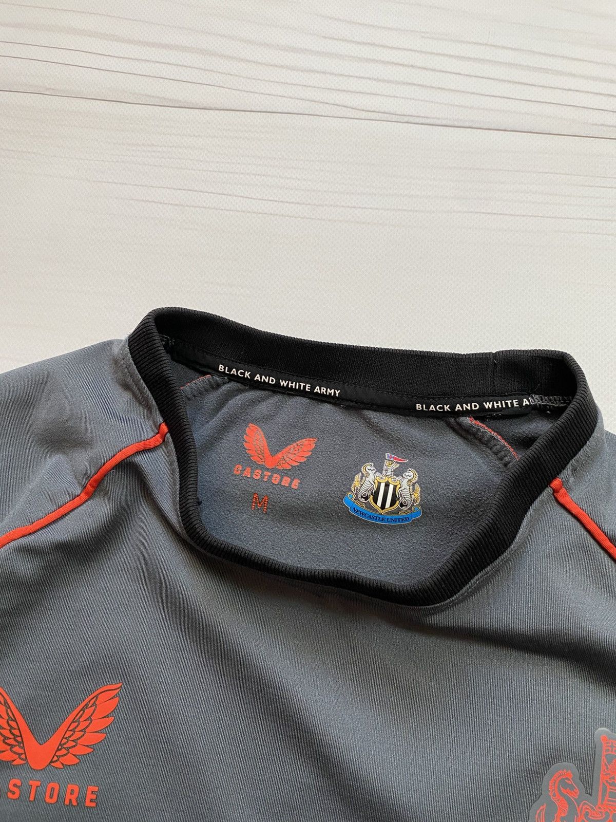 Castore Castore Newcastle United 2021/22 training soccer sweatshirt Size US M / EU 48-50 / 2 - 3 Thumbnail