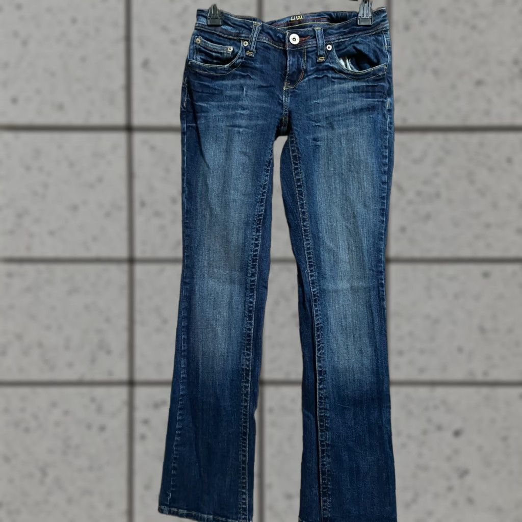 Vintage Zco Jeans Premium Womens Sz 7 Dark Wash pocket accents Blue Jeans Bootscut Casual Womens Size 7 Zco Jeans Size 28" / US 6 / IT 42 - 1 Thumbnail