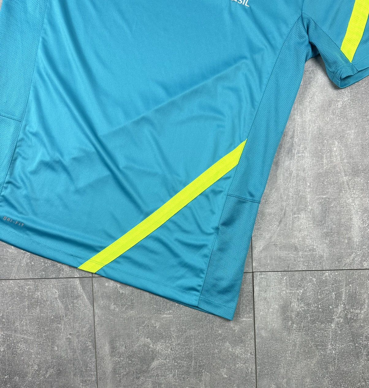 Nike Nike Brazil National Team Training Soccer Jersey 2012/13 Size US L / EU 52-54 / 3 - 9 Thumbnail