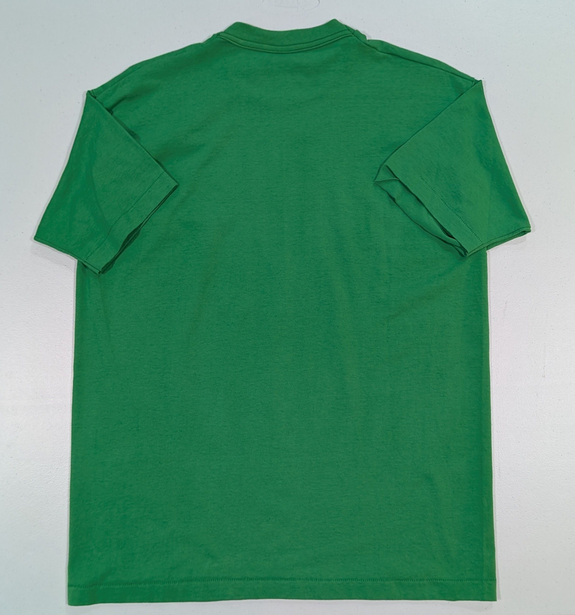 Fruit Of The Loom Vintage "B&W" Single Stitch Graphic Tee Size US XL / EU 56 / 4 - 5 Thumbnail