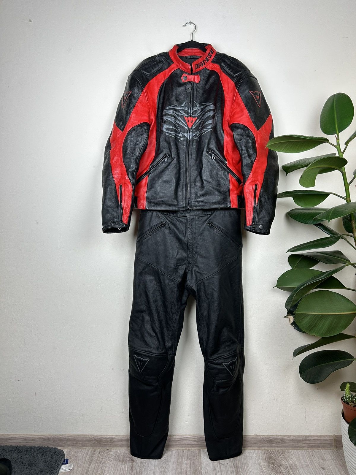 Dainese Dainese Leather Suit Superbike Jacket & Pants Size US L / EU 52-54 / 3 - 1 Thumbnail