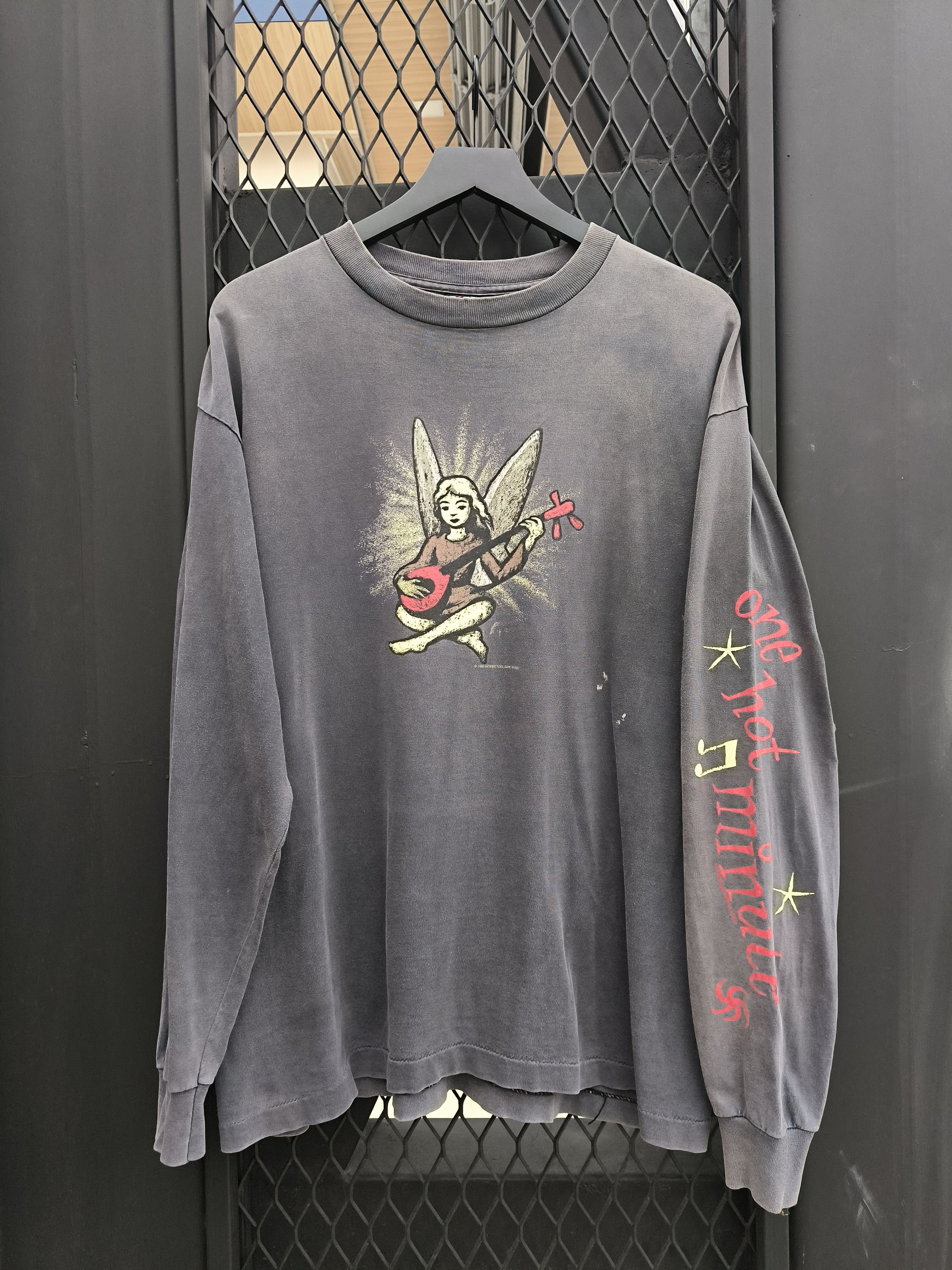 Band Tees Vintage Red Hot Chili Peppers One Hot Minute 1996 Size US XL / EU 56 / 4 - 1 Thumbnail