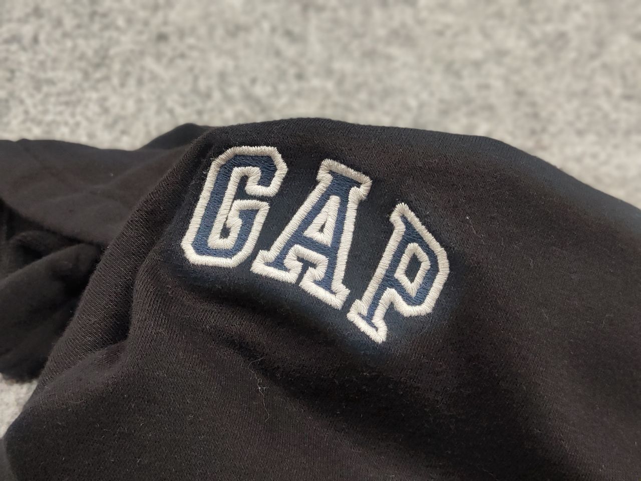 Gap Gap Center Mini logo Black Hoodie Vintage yeezy Style Size US M / EU 48-50 / 2 - 12 Thumbnail