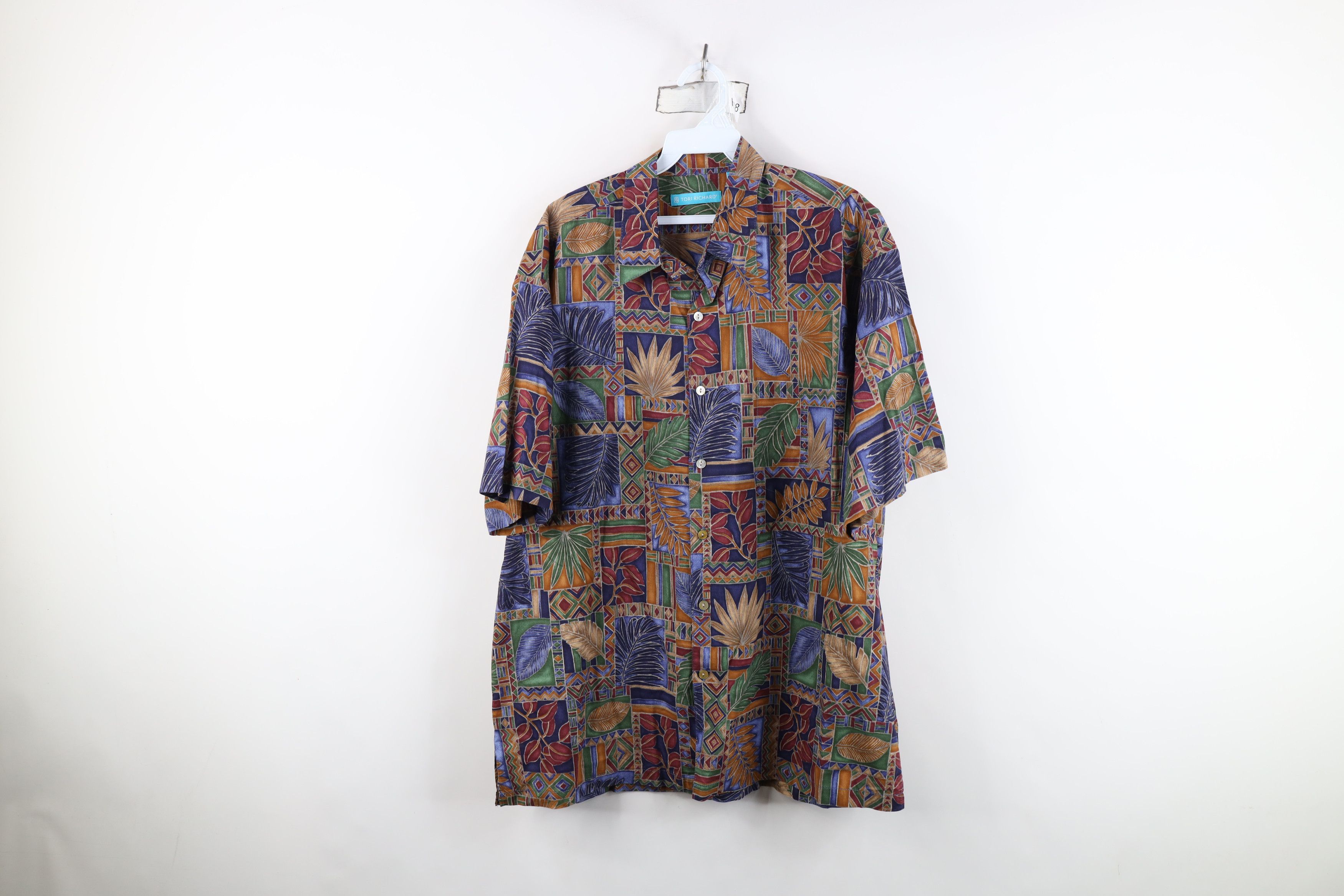 Vintage Vintage 90s Streetwear Rainbow Geometric Button Shirt Size US L / EU 52-54 / 3 - 1 Thumbnail