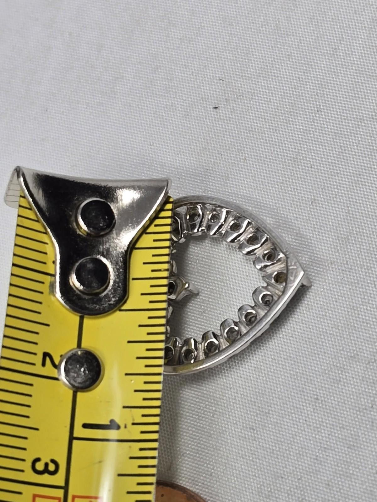 The Unbranded Brand 14k White Gold Diamond Open Heart Pendant 18 Stone Size ONE SIZE - 4 Thumbnail