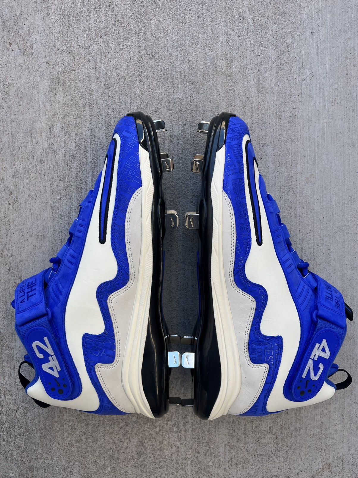 Nike Nike Air Max Griffey 1 Baseball Cleats (DC9980-100) Men’s 11 Size US 11 / EU 44 - 6 Thumbnail