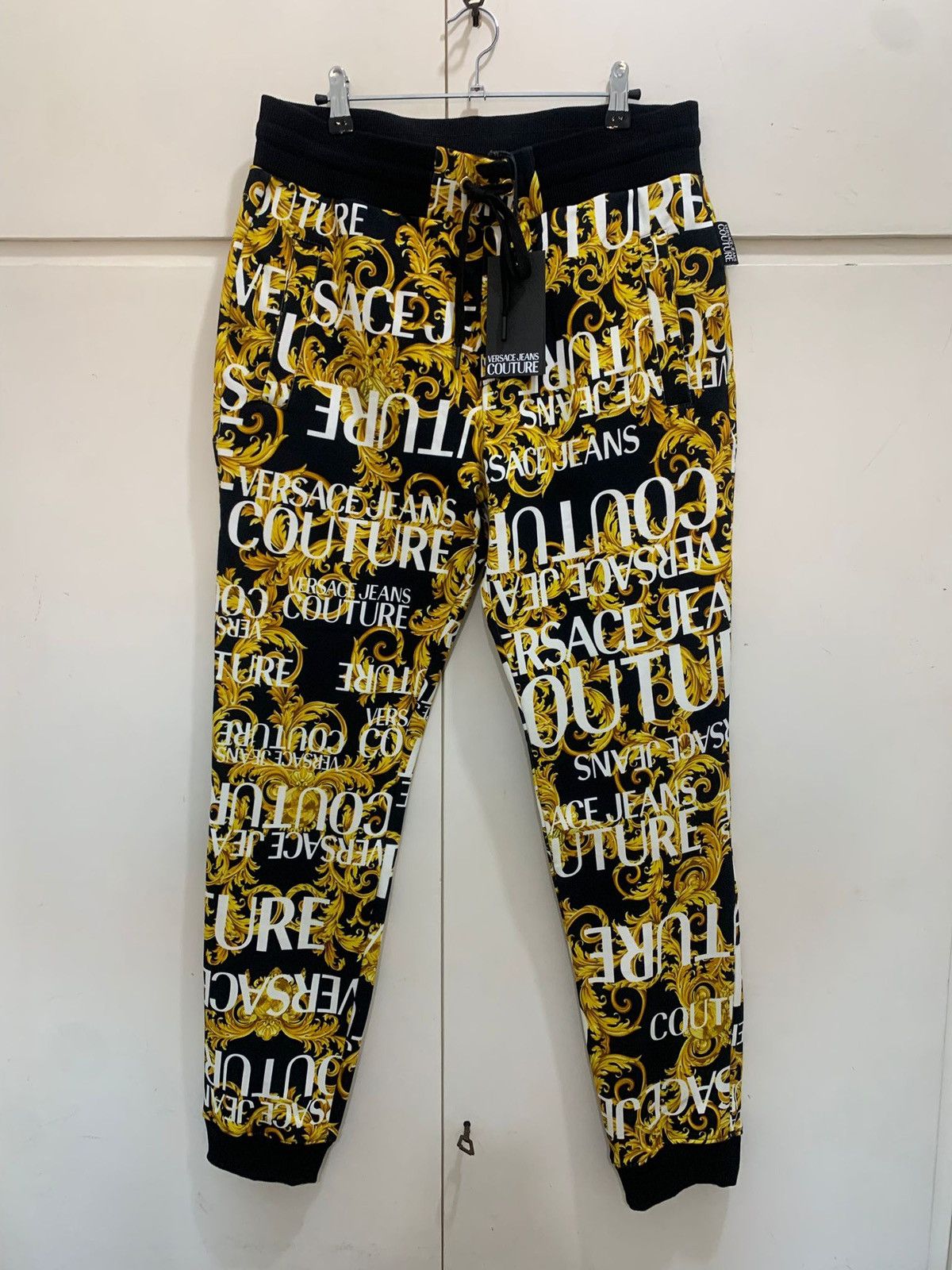 Versace Jeans Couture Sprous sweatpants Barocco Versace Jeans Culture size M new Size US 32 / EU 48 - 1 Thumbnail