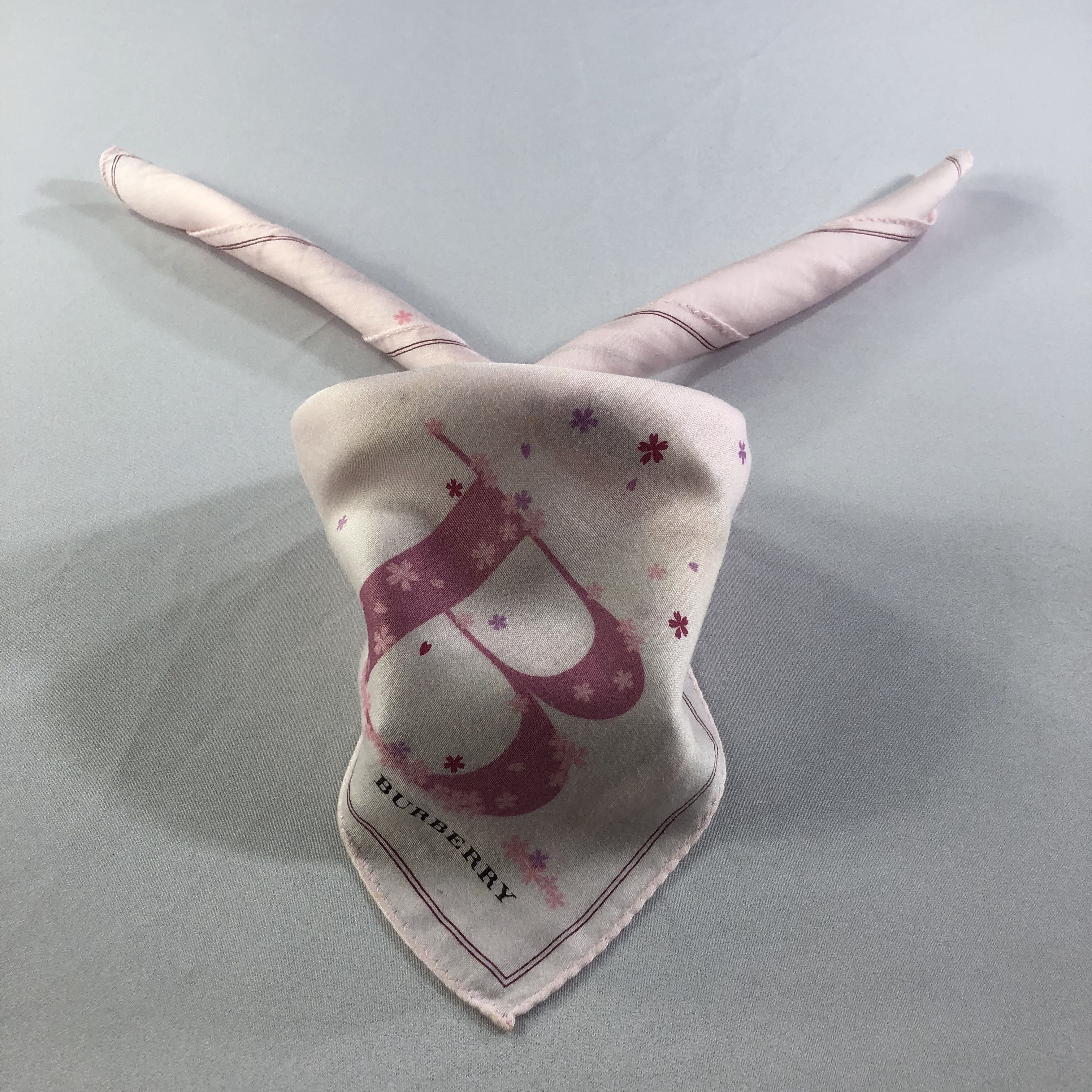 Burberry Burberry Handkerchief Neckerchief Bandana H1718 Size ONE SIZE - 1 Thumbnail