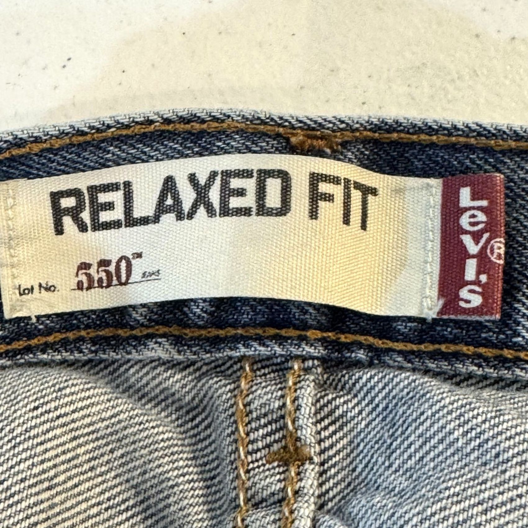 Levi's VINTAGE Levis 550 Jeans Mens 36x32 Blue Relaxed Fit Tapered Leg Denim Classic Zip Fly Size US 36 / EU 52 - 4 Thumbnail