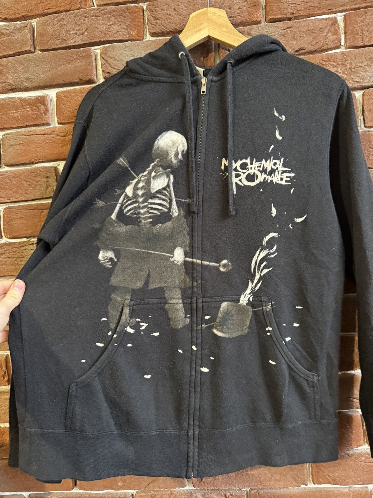 Band Tees VINTAGE MY CHEMICAL ROMANCE Skeleton BAND HOODIE RARE S Blac Size US S / EU 44-46 / 1 - 2 Thumbnail