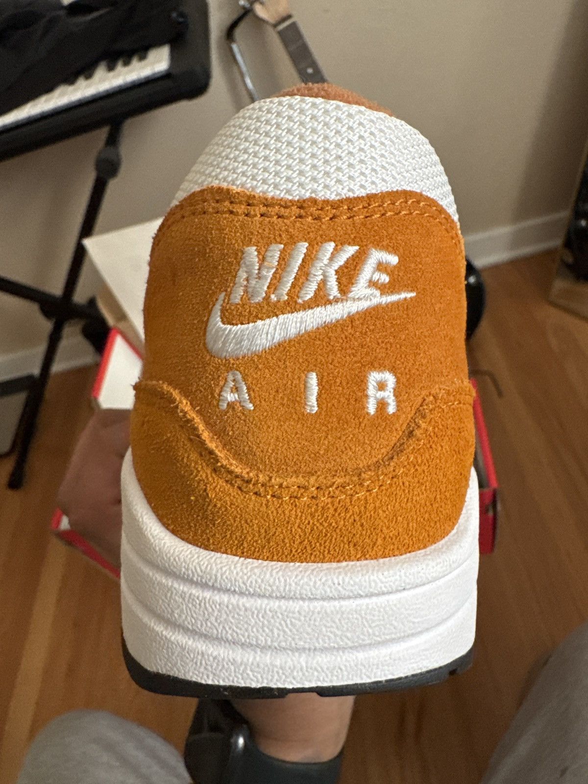 Nike Nike Air Max 1 Curry (2018) Size US 9 / EU 42 - 5 Thumbnail