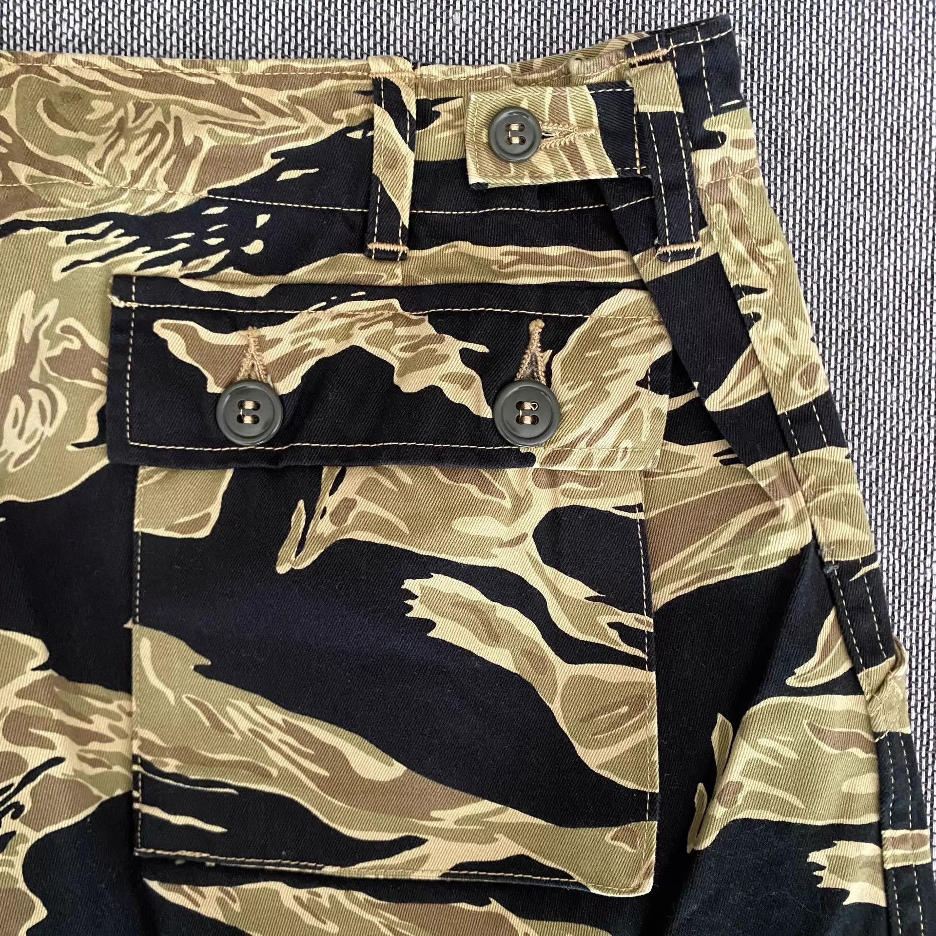 Buzz Rickson's Buzz Rickson's Japan Vietnam Gold Tiger Camo Fatigue XL Size US 36 / EU 52 - 5 Thumbnail