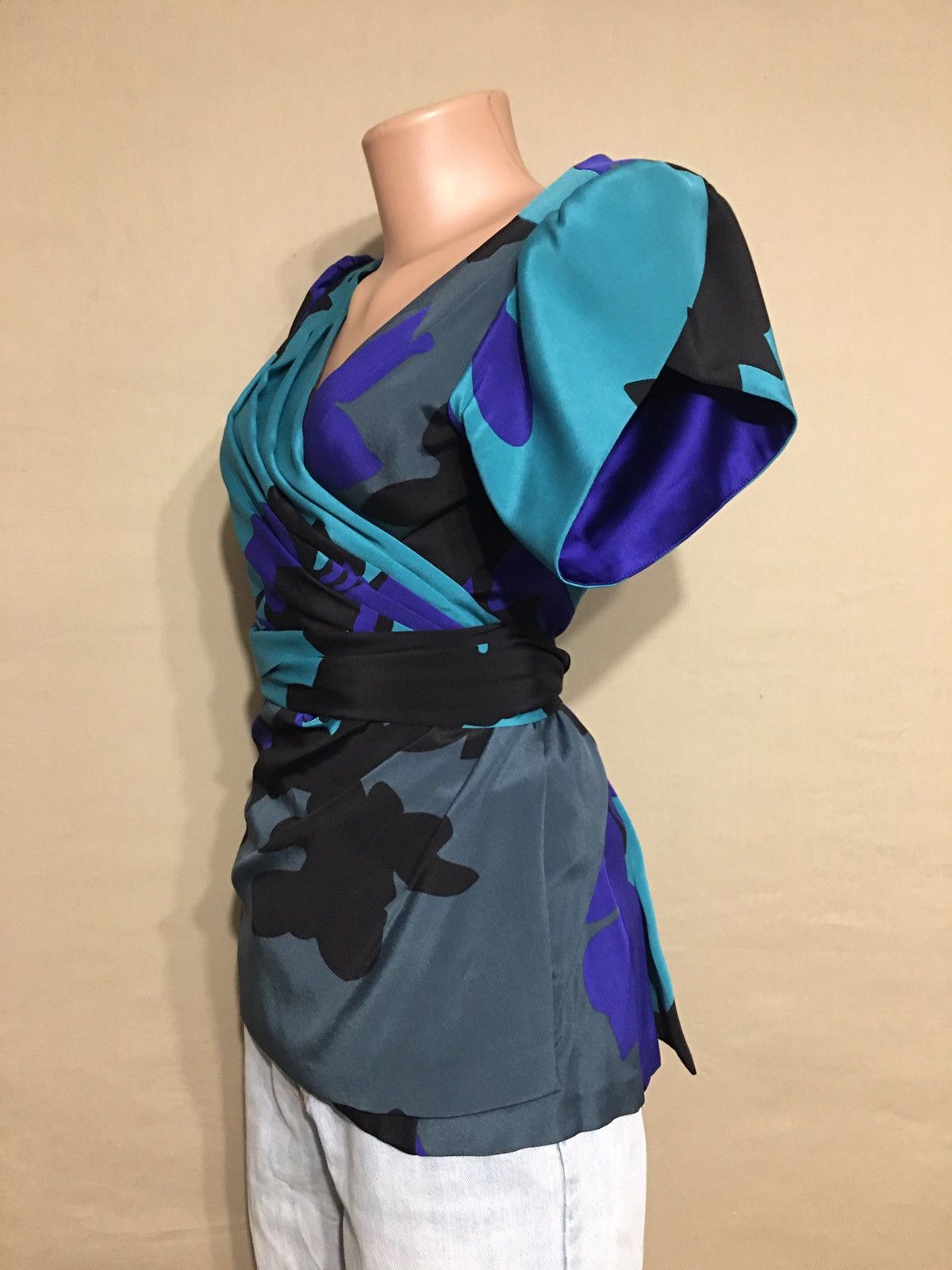 Diane von Furstenberg Diane von Furstenberg Rizerette Floral Print Silk Wrap Top Size S / US 4 / IT 40 - 4 Thumbnail