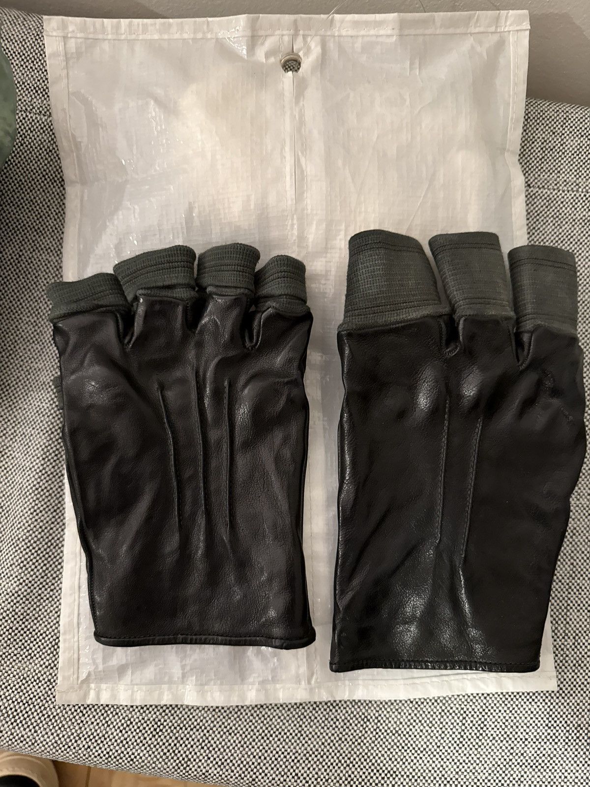 Carol Christian Poell Carol Christian Poell gloves Size ONE SIZE - 8 Thumbnail