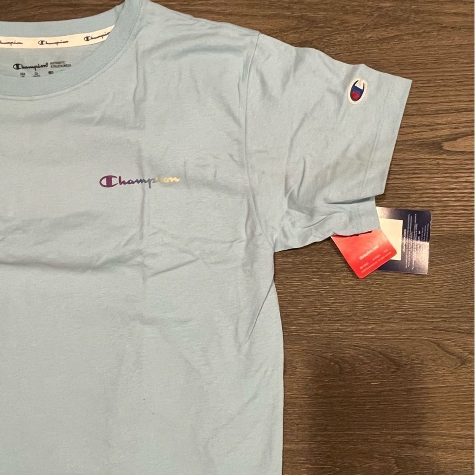 Champion NWT Champion Light Blue Graphic Crop Top - Size XS Size XS / US 0-2 / IT 36-38 - 4 Thumbnail