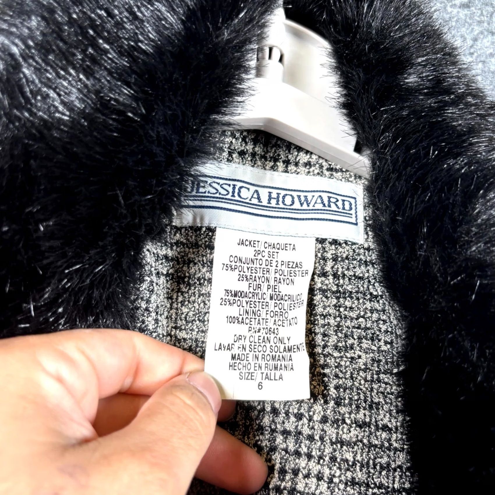 Vintage Jessica Howard Basic Jacket Womens 6 Gray Polyester Tweed Plaid Fox Fur Collar Jacket Women Grey Plaid Fox Fur Collar Size M / US 6-8 / IT 42-44 - 6 Thumbnail