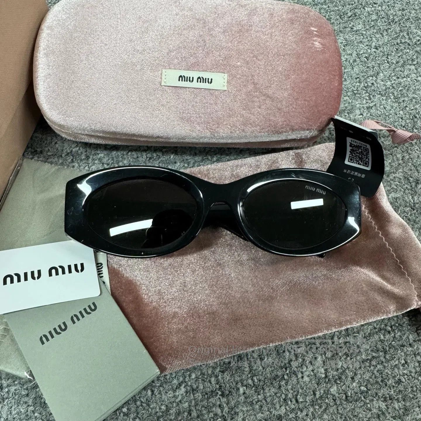 Miu Miu Miu Miu Letter Logo Oval Sunglasses. Size ONE SIZE - 2 Thumbnail