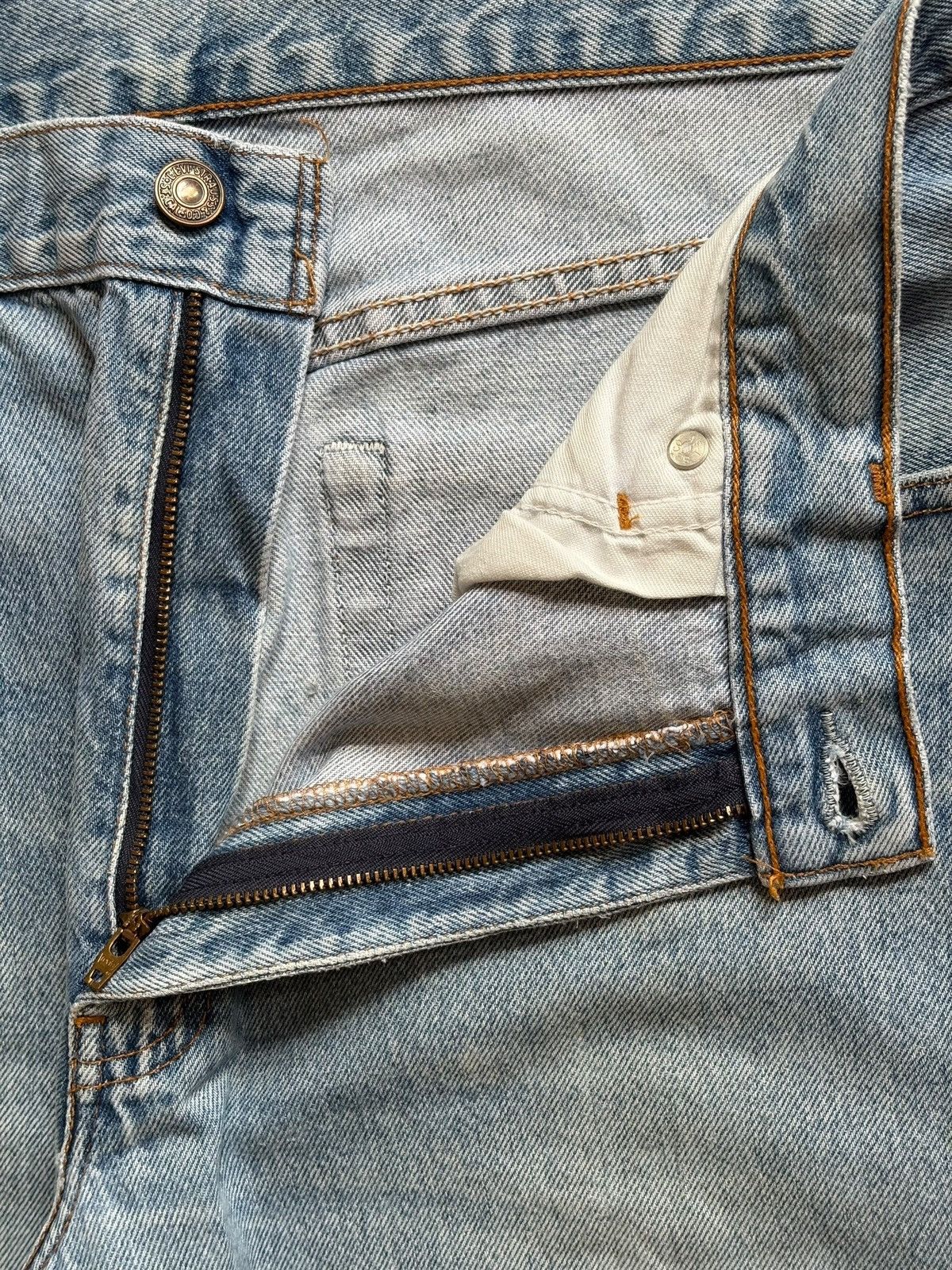 Levi's Vintage 90s Levis 504 Faded Wash Distressed Loose Jeans Size US 35 - 9 Thumbnail