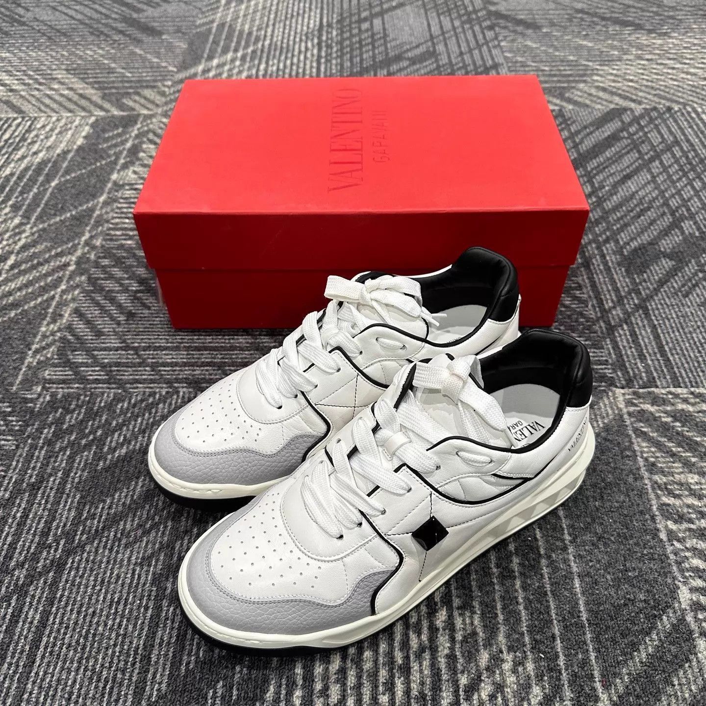Valentino Multi Color Low-Top Sneakers Size 11 Size US 11 / EU 44 - 1 Thumbnail