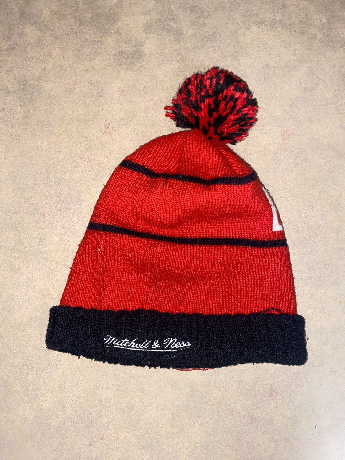 Mitchell & Ness Mitchell & Ness Chicago Bulls Pom Pom Beanie Size ONE SIZE - 2 Thumbnail
