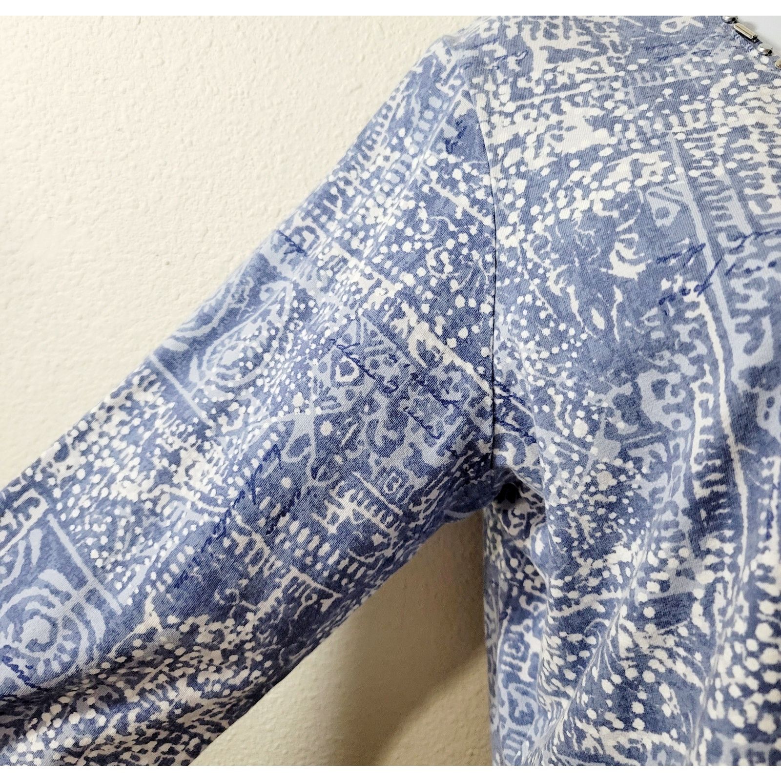 Other Ruby Rd. Blue White Beaded V Neck Top Large Lightweight Size L / US 10 / IT 46 - 3 Thumbnail