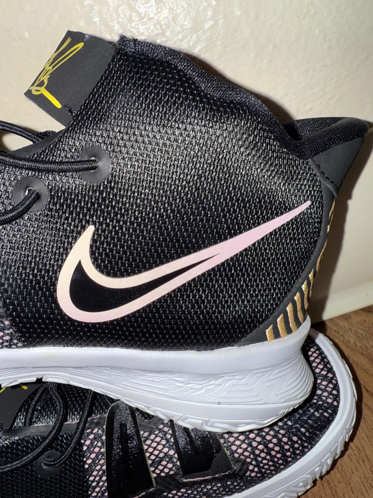 Nike Nike Kyrie 7 Ripple Effect (PS) Size US 5 / EU 37 - 12 Thumbnail