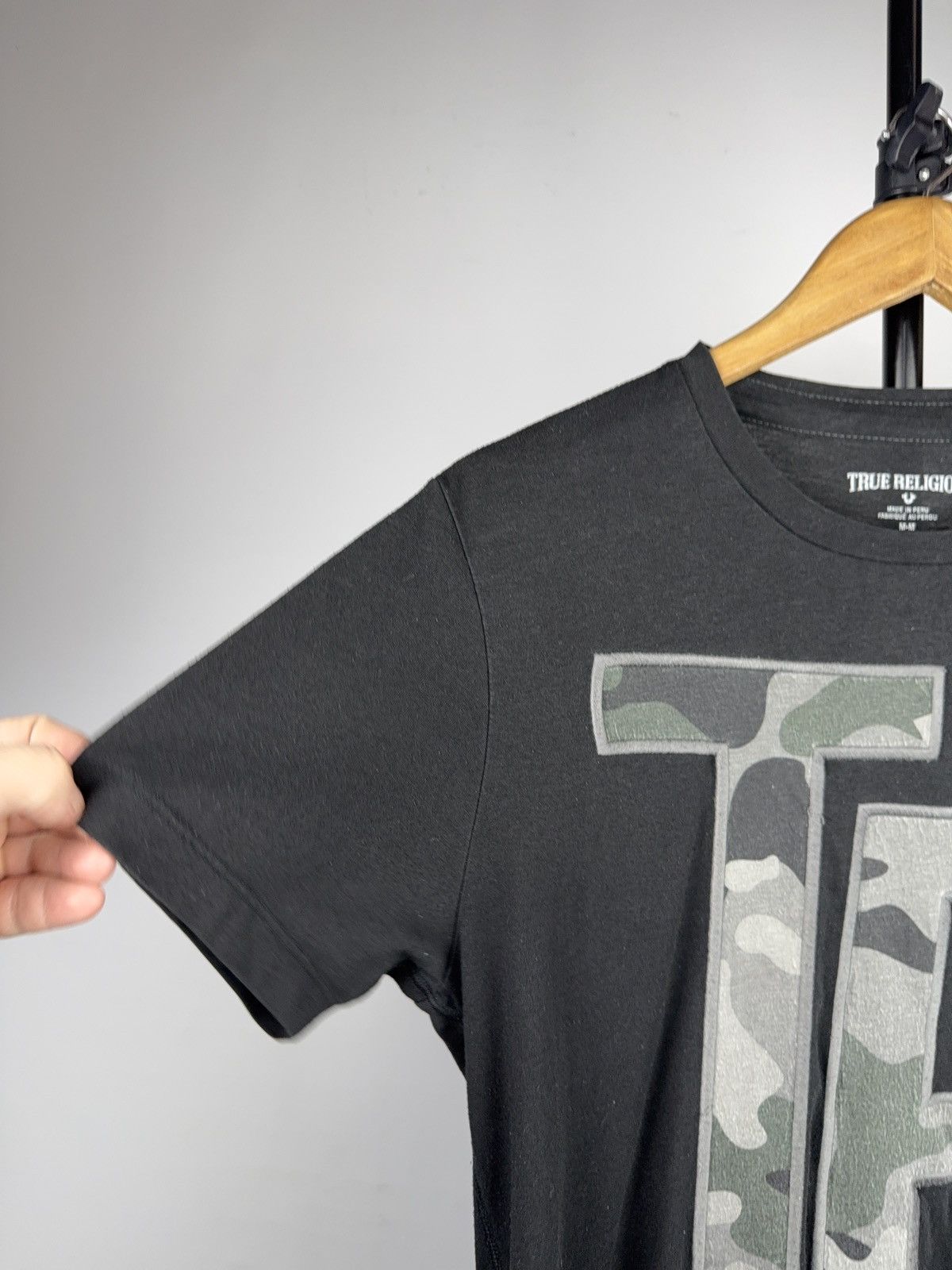 True Religion 00s Y2K True Religion TR Camo Logo Graphic T-Shirt Black Size US M / EU 48-50 / 2 - 4 Thumbnail